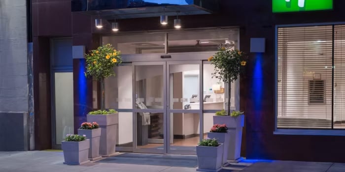 Holiday-Inn-Express-New-York-City-Times-Square